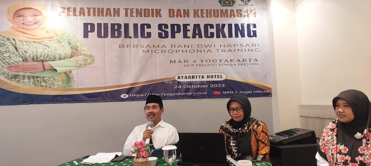 MAN 2 Yogyakarta Gelar Pelatihan Tendik dan Kehumasan Public Speaking