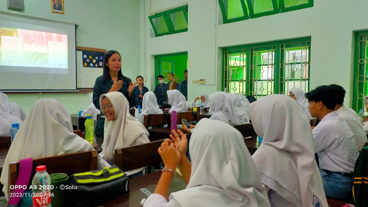 "SALAH JURUSAN", Praktik Baik Mahasiswa MKAP UNJAYA di MAN 2 Yogyakarta 