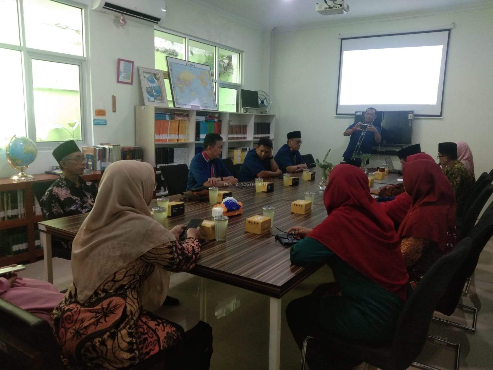 MAN 9 jakarta mengadakan Kunjungan Studi Tiru ke MAN 2 Yogyakarta