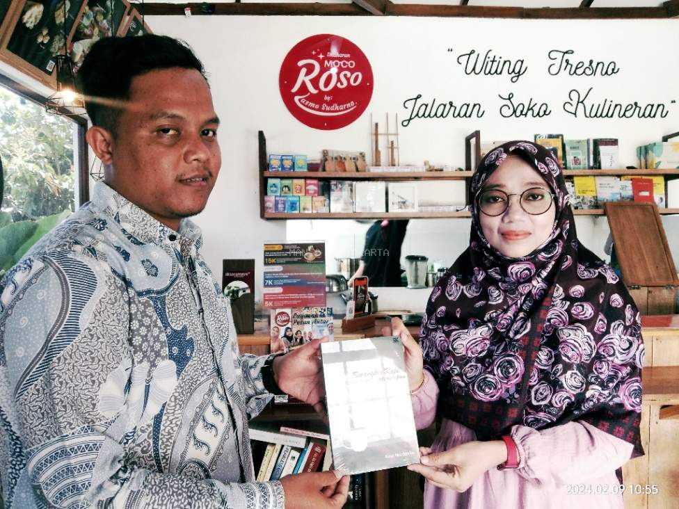 Pustakawan MAN 2 Yogyakarta Mengikuti Bincang Literasi di Aksaramaya Space