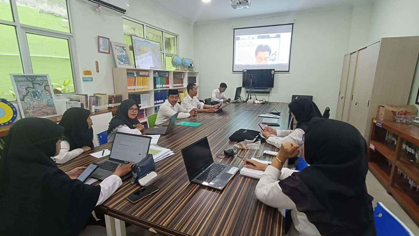 MAN 2 Yogyakarta Siap Hadapi Evaluasi TPN, Ikuti Rapat Koordinasi Zoom Kementerian Agama