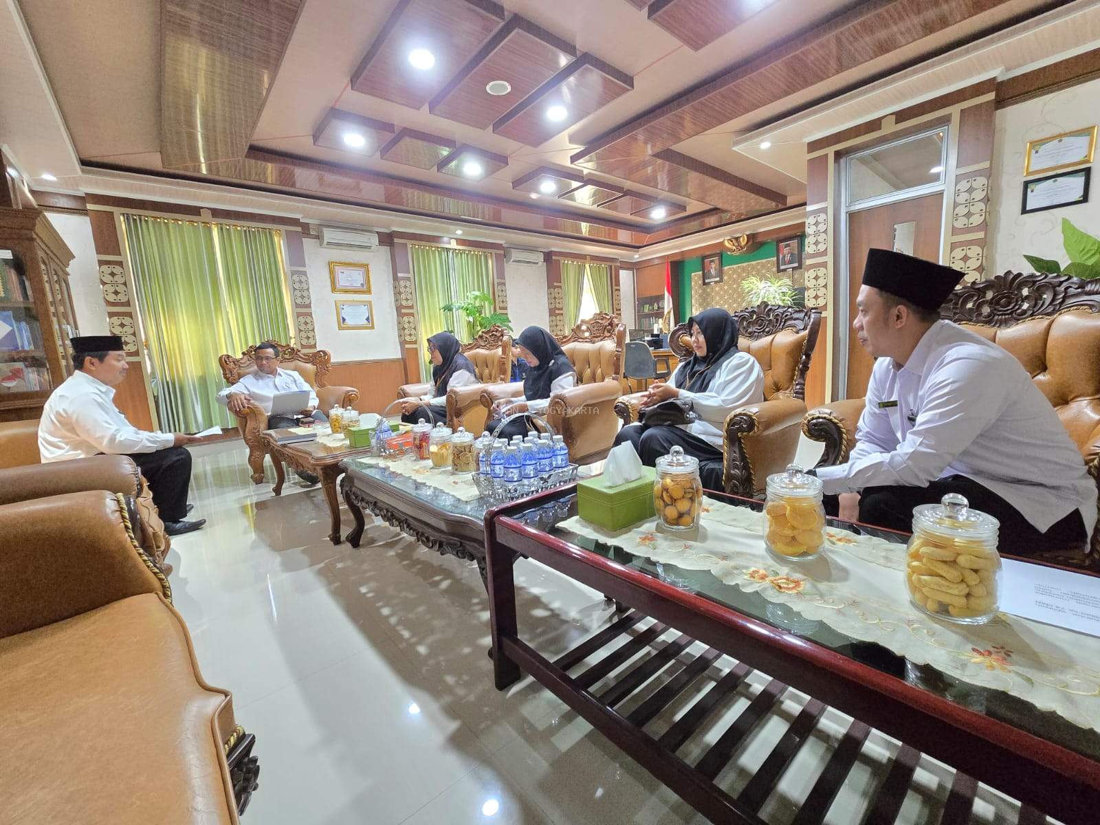 Ibunda Kakanwil Kemenag DIY, Alumni MAN 2 Yogyakarta