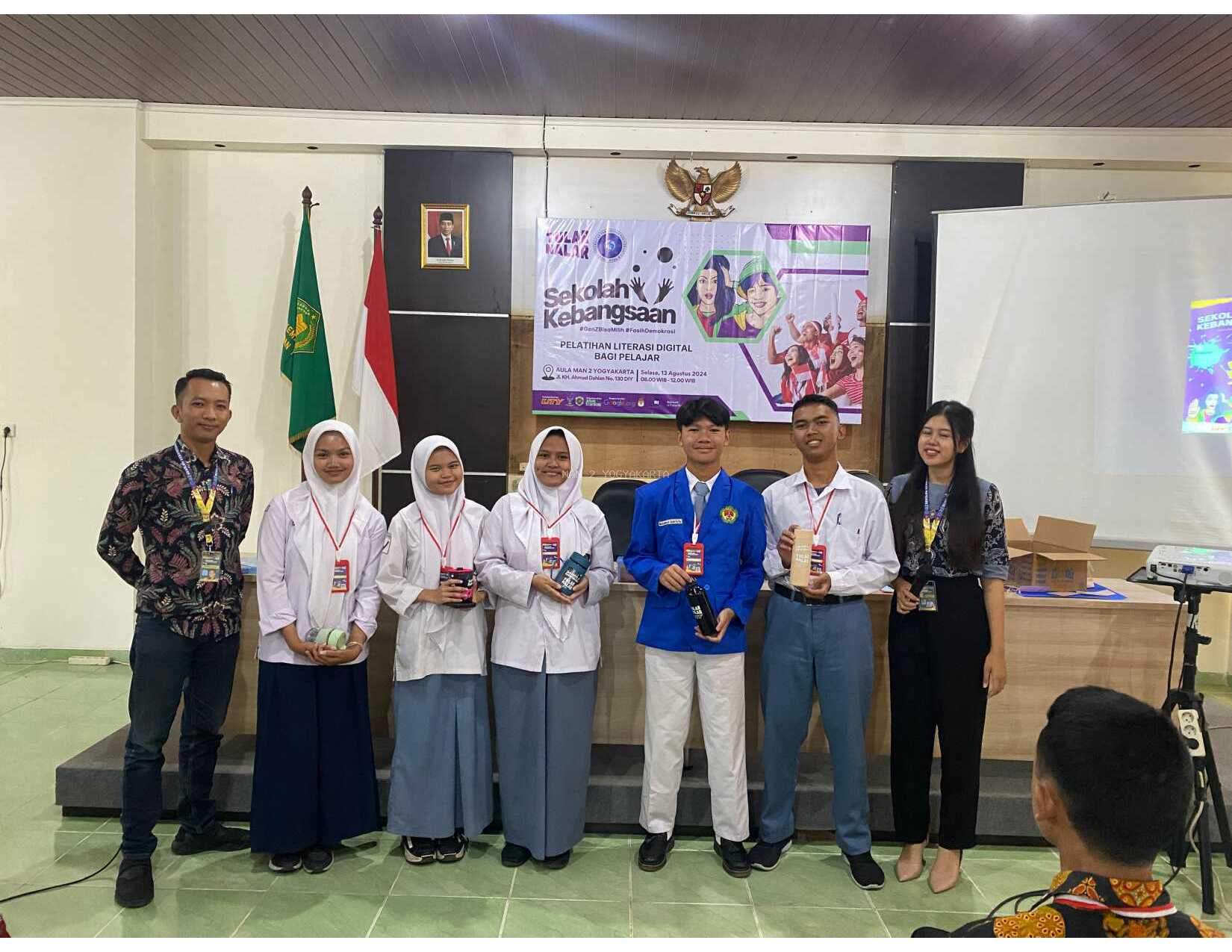 Tular Nalar Mafindo: MAN 2 Yogyakarta Adakan Kolaborasi Kelas Sekolah Kebangsaan dengan UTY
