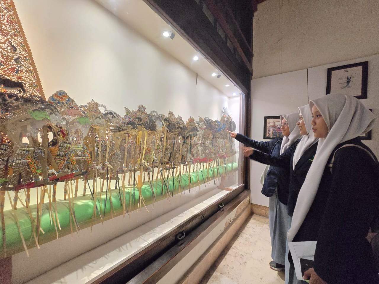 Siswa MAN 2 Yogyakarta Kunjungi Museum Sonobudoyo dalam Program STARLING Studi dan Riset Lingkungan