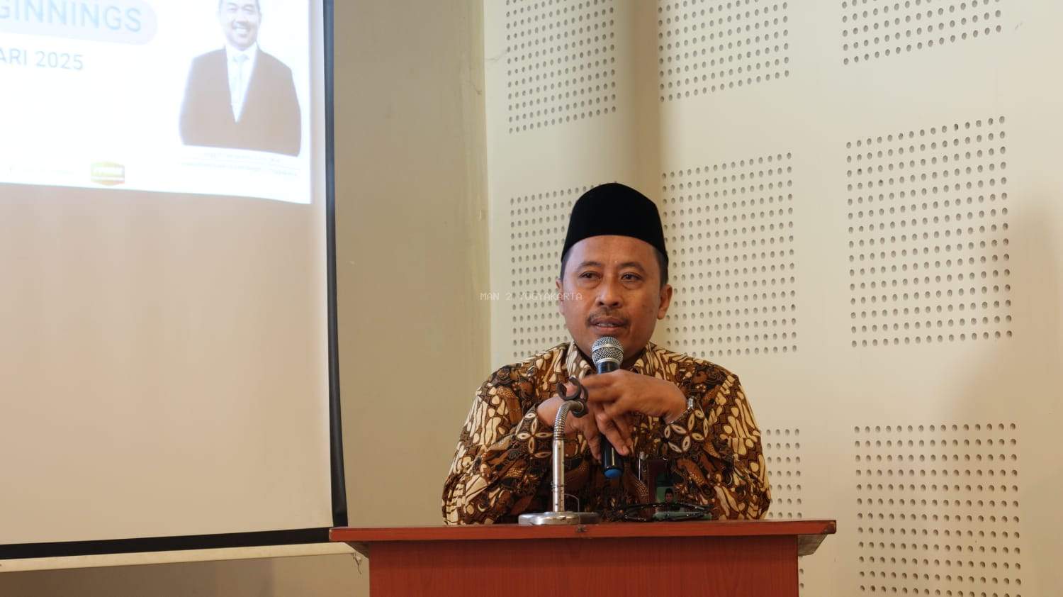 Arahan dan Pembinaan, Kakankemenag Kawal Rapat Kerja MAN 2 Yogyakarta Tahun 2025
