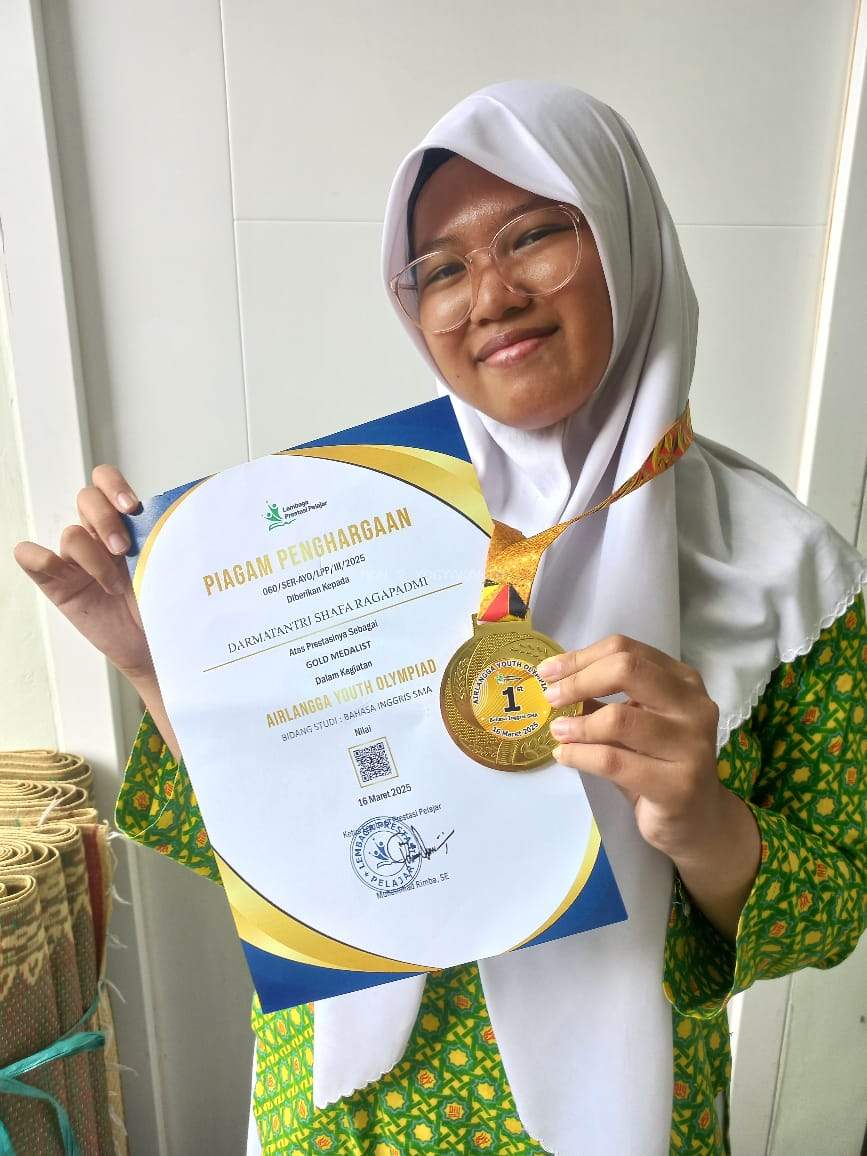 Darmatantri Shafa Ragapadmi Raih Juara 1 Nasional di Airlangga Youth Olympiad 2025