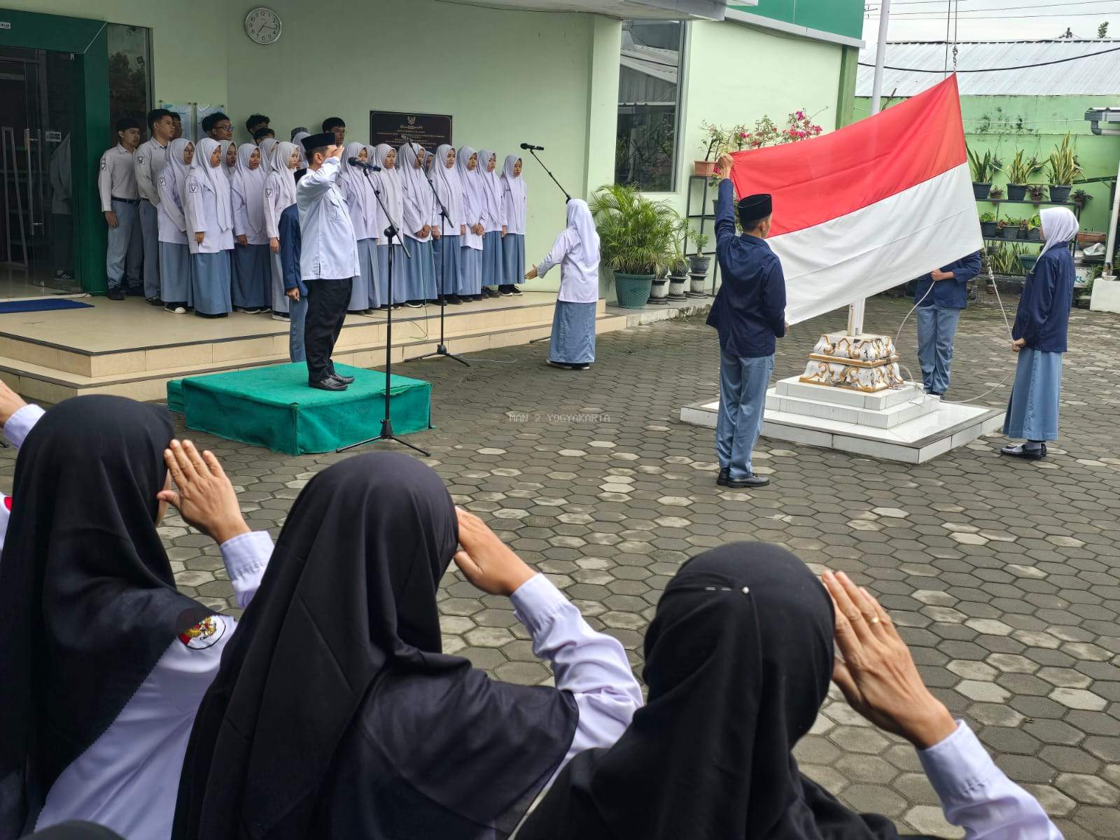 MAN 2 Yogyakarta Gelar Upacara Peringatan Hari Kebangkitan Nasional ke-117 Tahun 2025