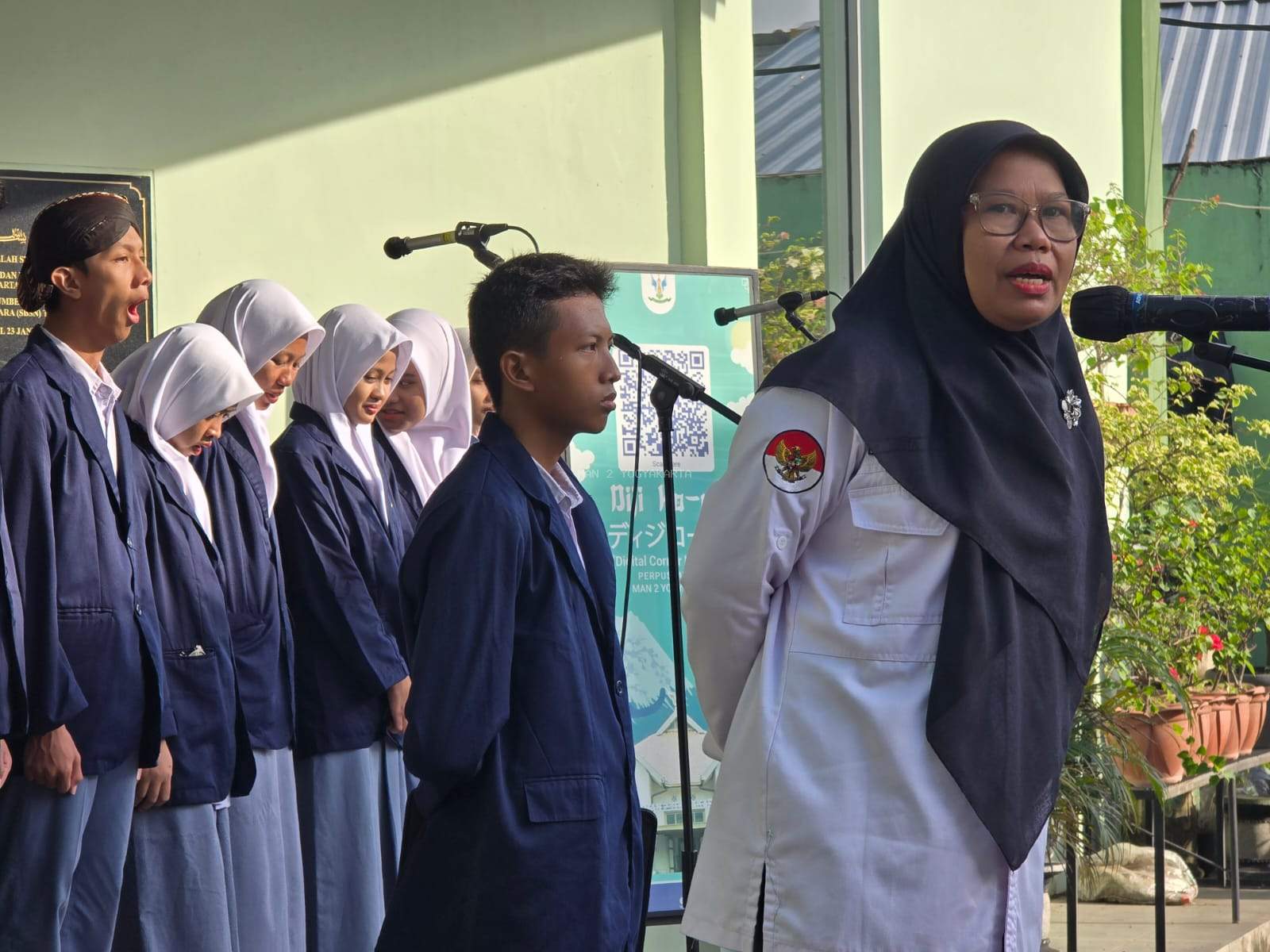 MAN 2 Yogyakarta Gelar Upacara Peringatan Hari Kartini Tahun 2025