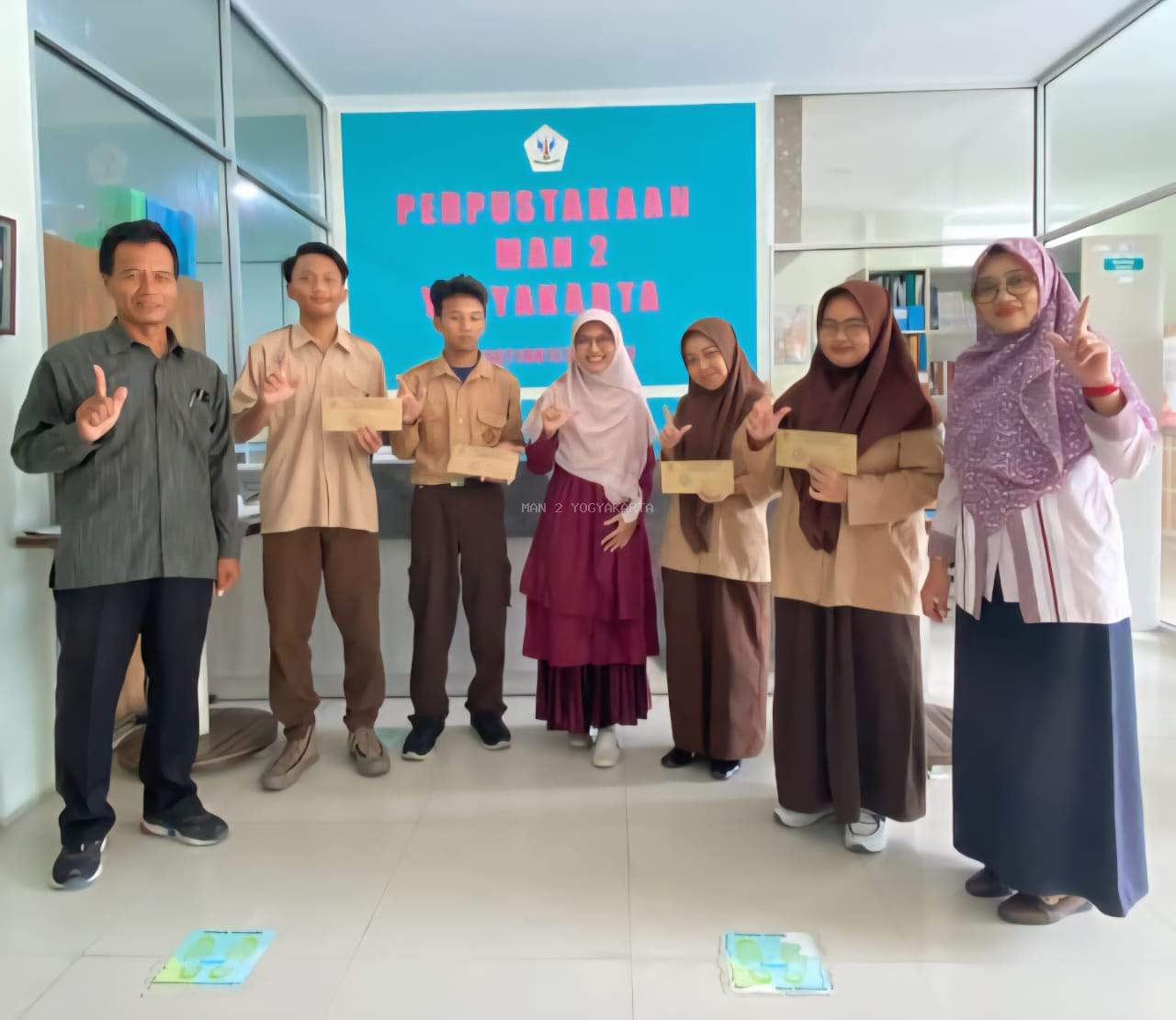 NITIK (Ngudi Ilmu Tiap Wulan Kanthi 1 Buku) :  Perpustakaan MAN 2 Yogyakarta Beri Penghargaan kepada Pembaca Aktif Seri 1 Tahun 2025