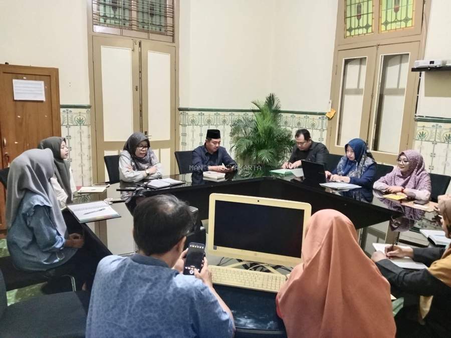 Menuju WBK WBBM: Kepala Tata Usaha MAN 2 Yogyakarta Istiqomah Koordinasi, Perkuat Komitmen Pelayanan dan Integritas