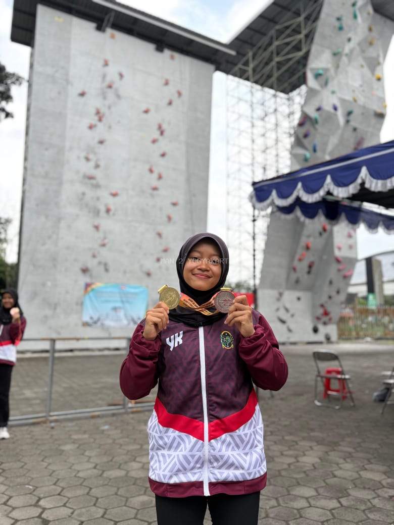 Taqiyya Nur Aziza Raih Emas dan Perak dalam Kejuaraan Panjat Tebing