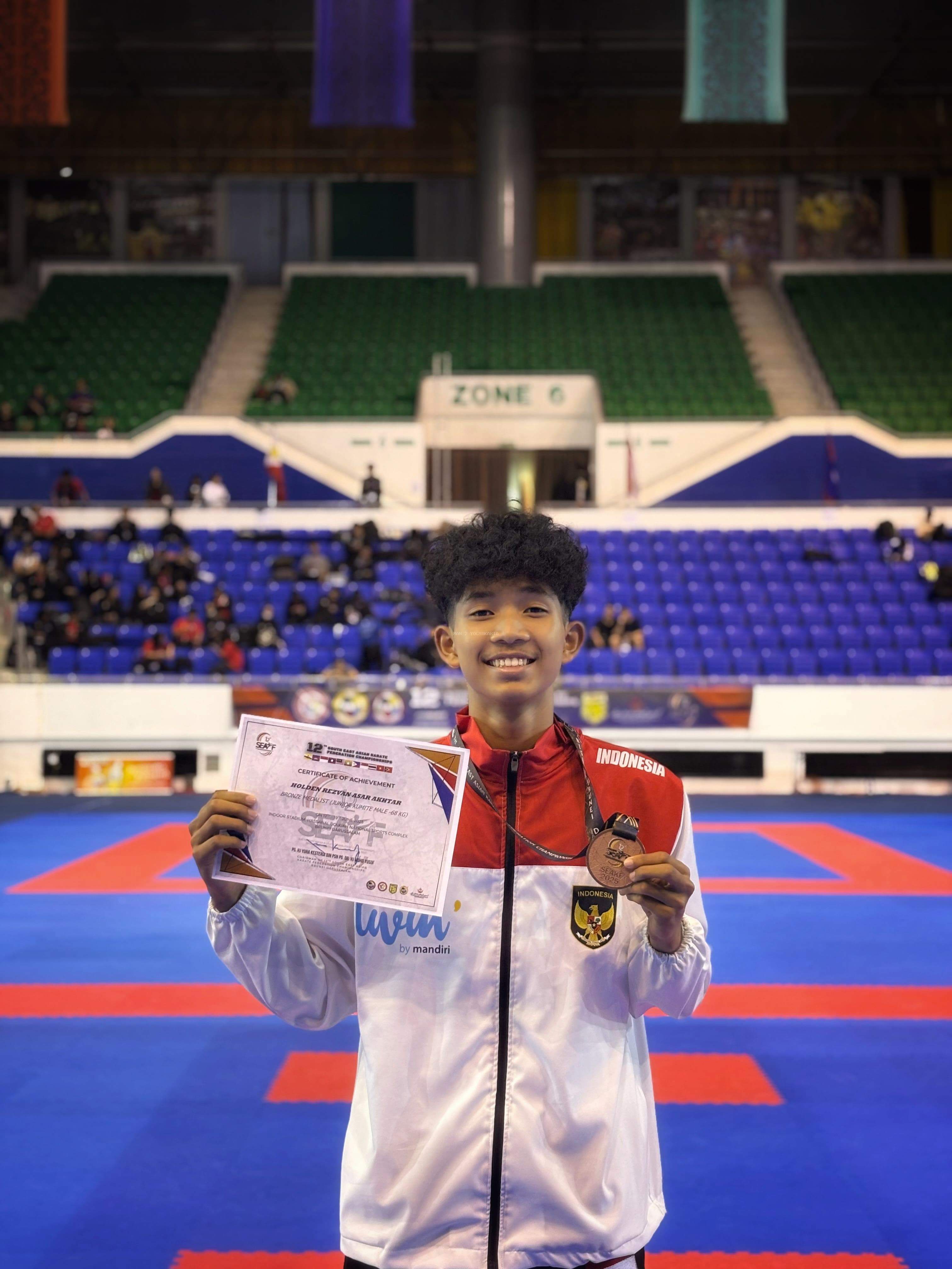 AKHTAR HOLDEN RAIH JUARA 3 SEAKF 2025 DI BRUNEI, HARUMKAN NAMA INDONESIA   