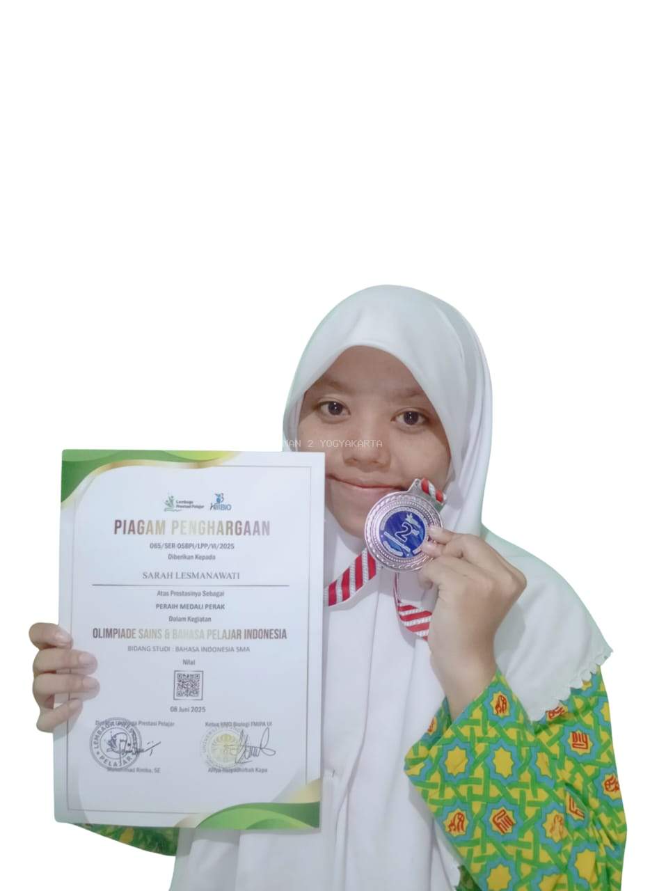 Bangga! Sarah Lesmana Wati Raih Medali Perak Olimpiade Bahasa Indonesia yang Lembaga  Dislenggarakan Lembaga Prestasi Bekerjasama dengan Universitas Indonesia