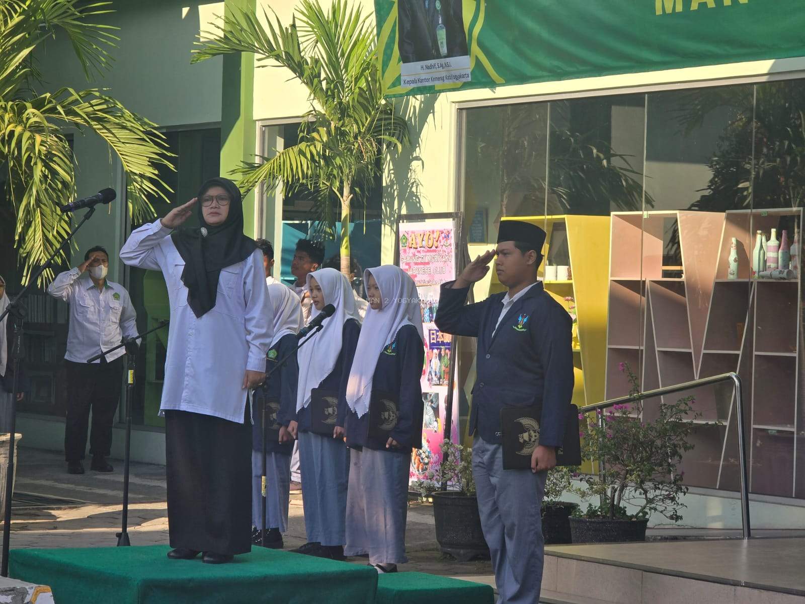 “Langit Tak Pernah Pelit untuk yang Bersungguh-Sungguh”: Apel Senin MAN 2 Yogyakarta, 5 Kunci Sukses Jalur Langit Disampaikan   