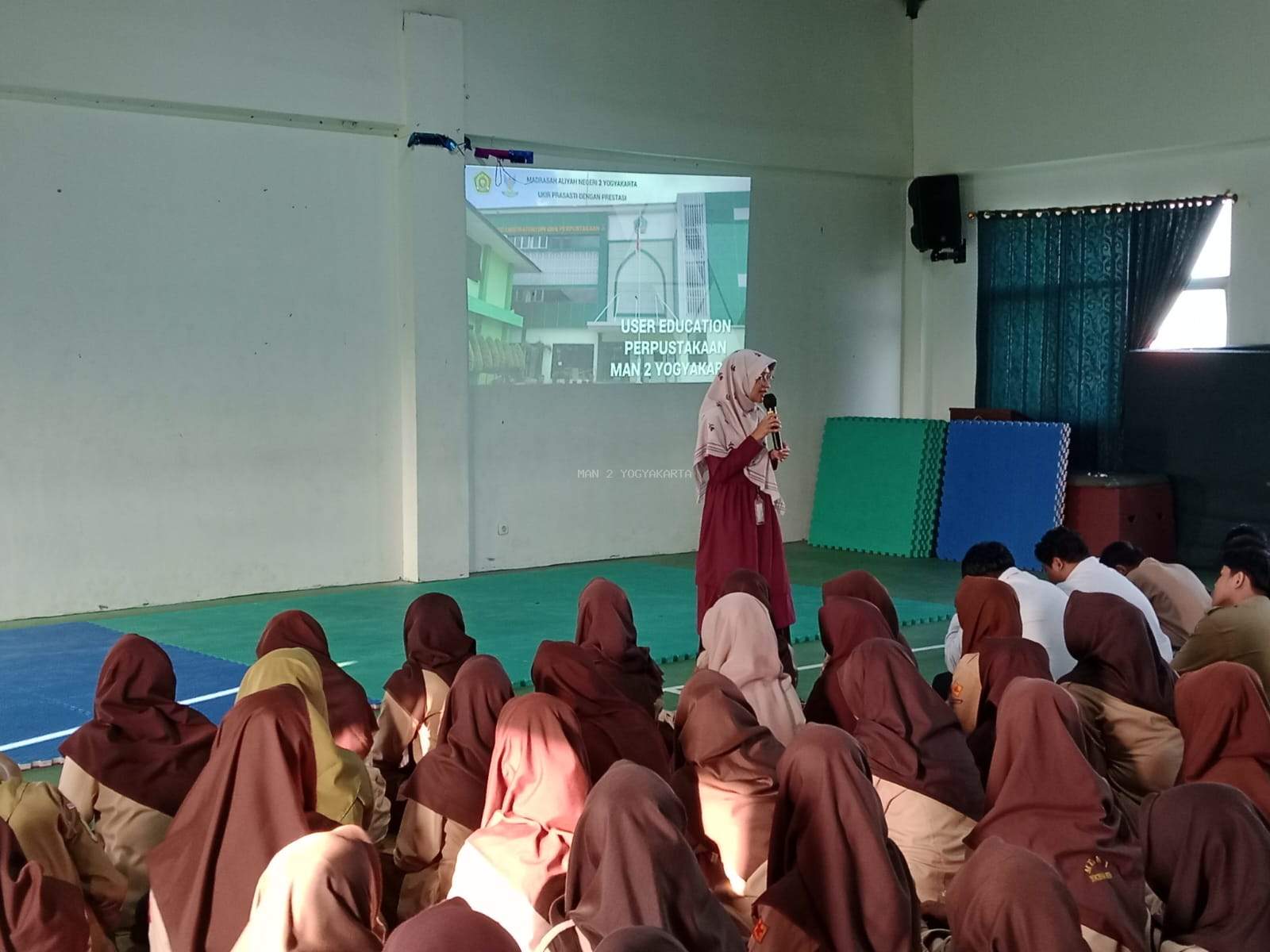 Kegiatan Literasi MAN 2 Yogyakarta: Pengenalan Layanan Perpustakaan untuk Siswa Kelas X tahun ajaran 2025/2026
