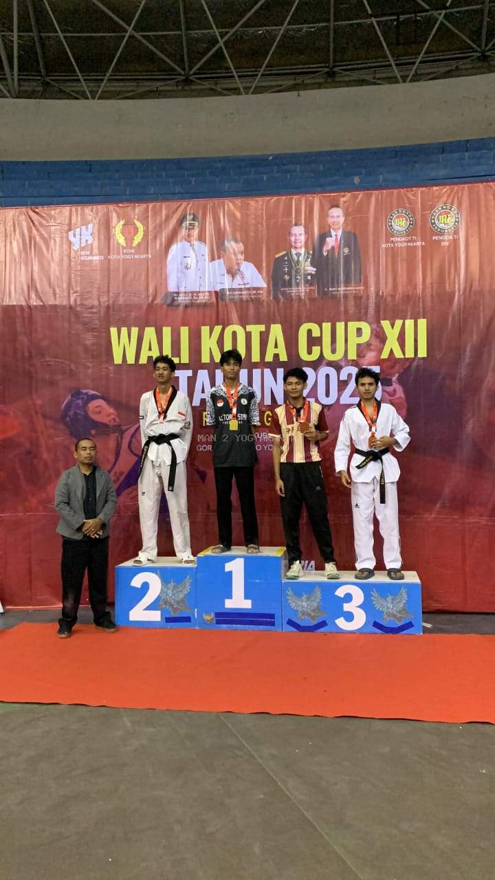 Hamzah Sang Petarung Madrasah: Sabet Emas dan Dinobatkan Atlet Terbaik di Walikota Cup 2025