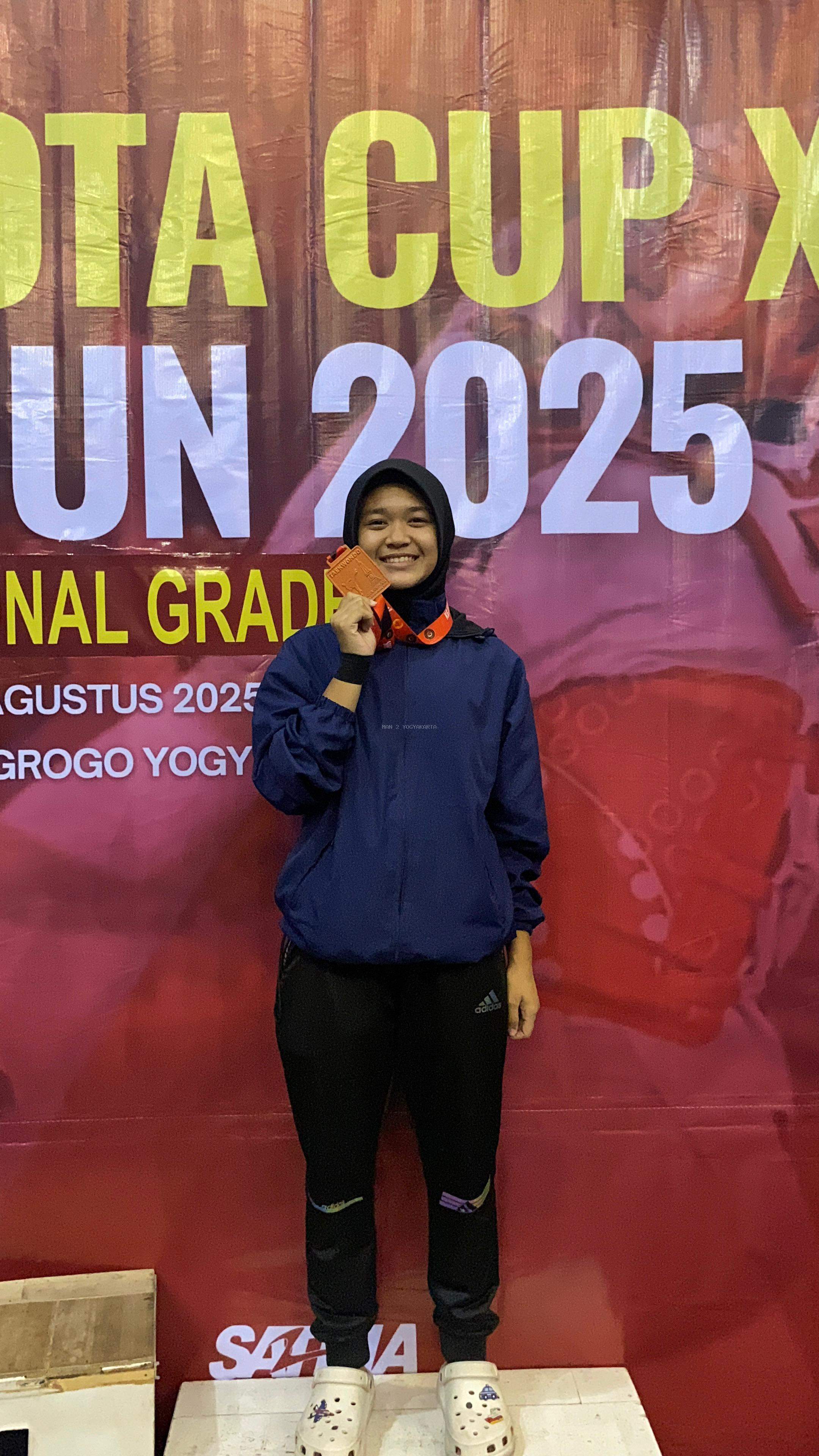Prestasi Membanggakan: RR. Dwi Anjani Nur D. Raih Juara 3 Walikota Cup XII 2025
