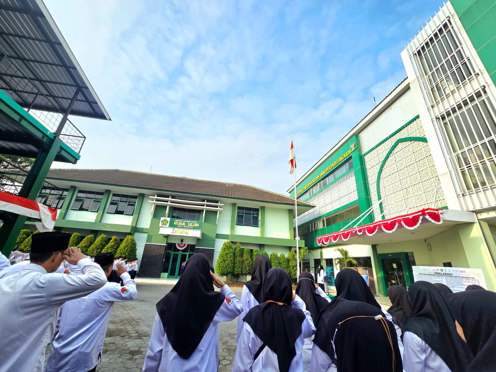 Generasi Emas MAN 2 Yogyakarta Berikrar: WBK 2025, Prestasi, dan Integritas
