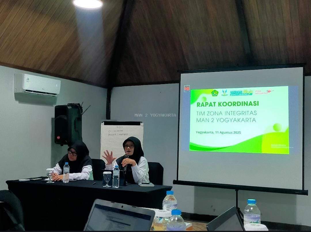 Perkuat Persiapan Pendampingan ZI oleh OKH Dirjen Pendis Kemenag RI, MAN 2 Yogyakarta Adakan Rapat Koordinasi#1 di SM Tower Malioboro
