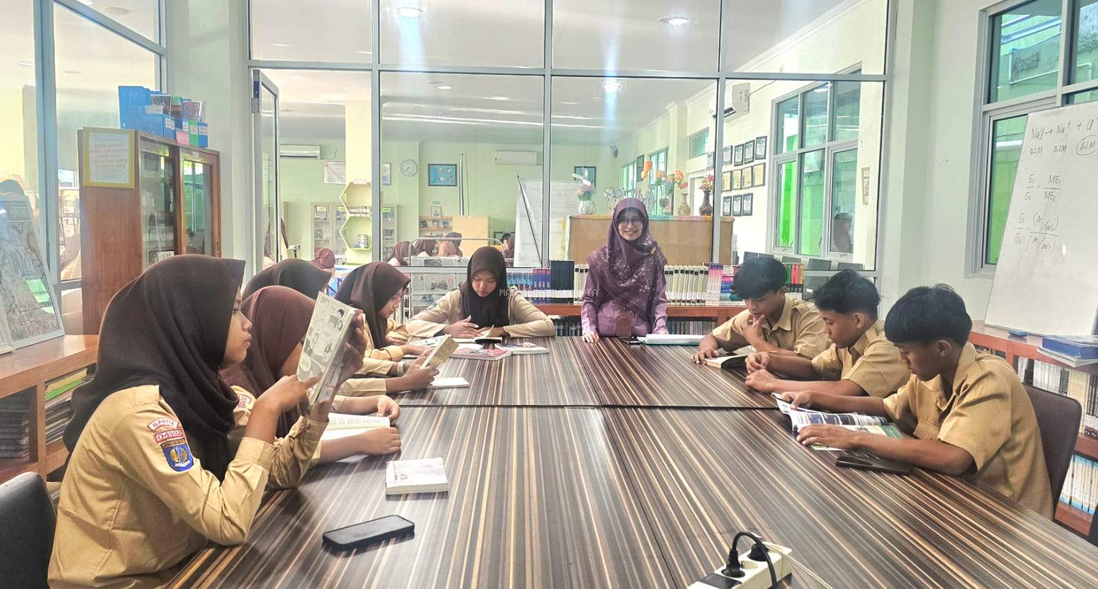 NITIK: Satu Bulan Satu Buku, MAN 2 Yogyakarta Mantapkan Gerakan Literasi