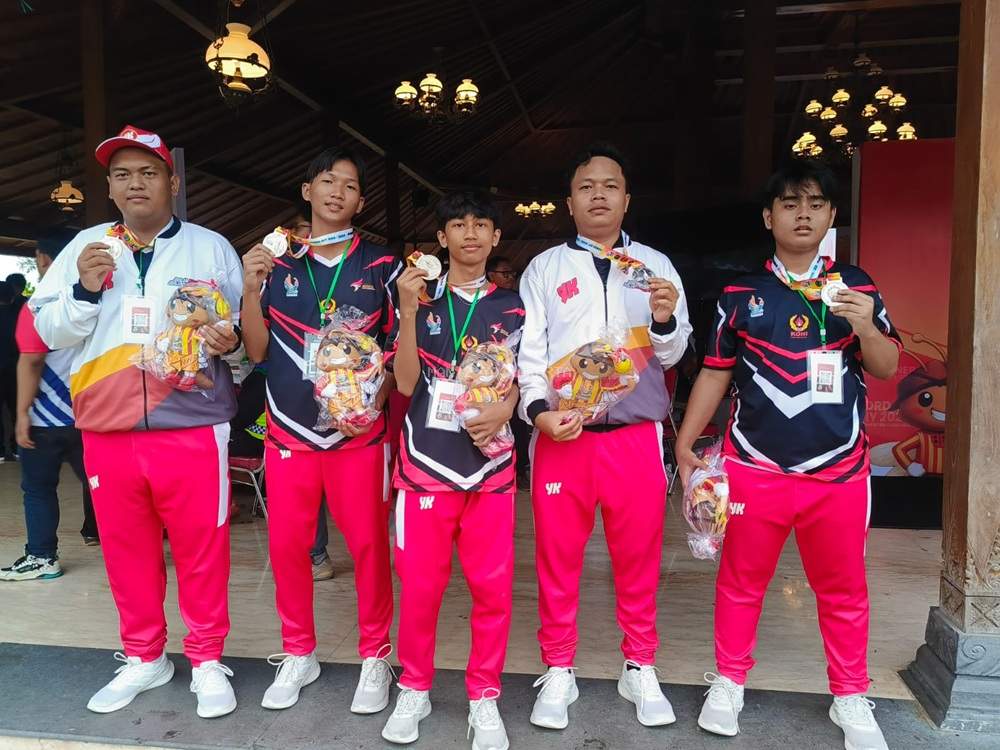 Achmad Arlis Suwandhiarso Raih Medali Perak E-Sport Free Fire di PORDA DIY 2025