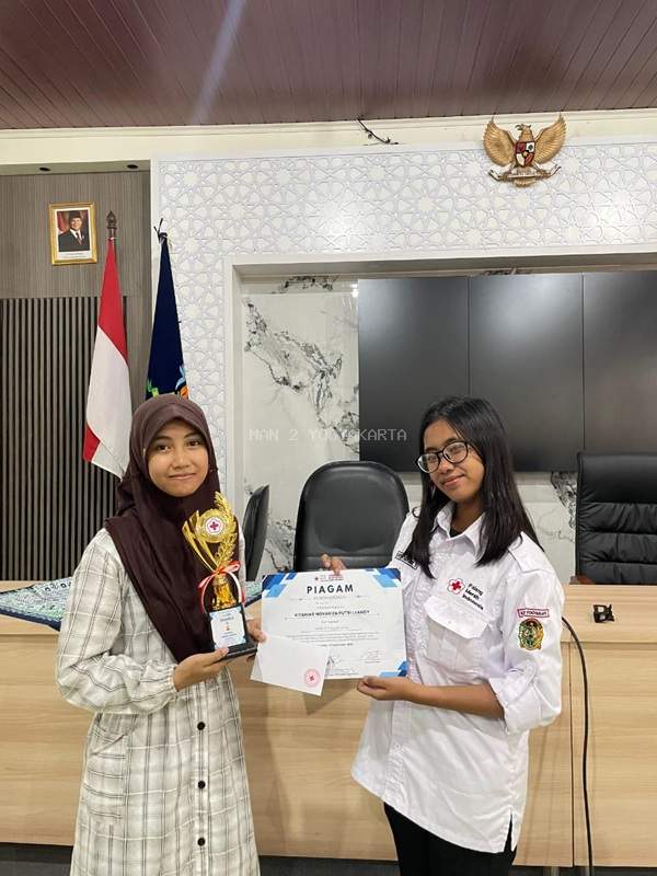 Murid MAN 2 Yogyakarta, Vitaniar Novariza Putri Leandyc Raih Juara 1 Poster Digital Tingkat Provinsi di Ajang LOMERFIS 2025