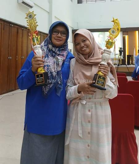 Murid MAN 2 Yogyakarta Fathimah Salsabila Aldifa Raih Juara 1 Karya dan Best Poster Bidang SDGs: Inovasi Board Game AR “TOBAT” Angkat Isu Bahaya Judi Online