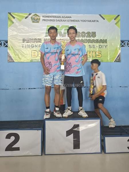 Ganda Putra Bulu Tangkis MAN 2 Yogyakarta Raih Juara 1 PKM Kanwil Kemenag DIY 2025