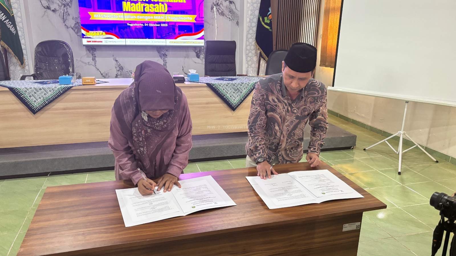 Perkuat Implementasi Zona Integritas, MAN 2 Yogyakarta dan MTsN Kota Madiun Tandatangani MoU SABDA