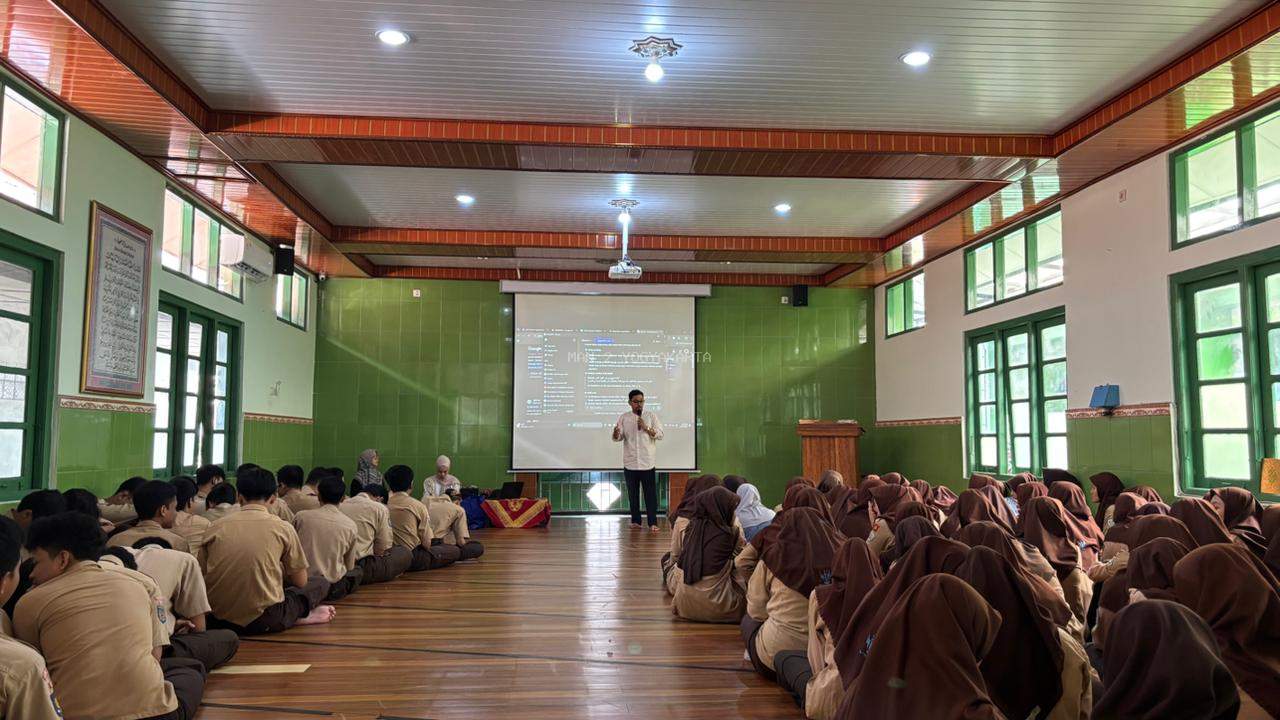 Sinergi Pendidikan Lanjut: Alma Ata dan UIN Syarif Hidayatullah Jakarta Inspirasi Murid MAN 2 Yogyakarta