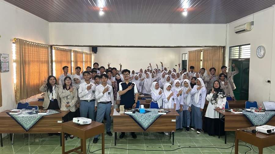 Seminar Public Speaking, Personal Branding, dan Digital Marketing Communication untuk generasi kreatif: Tingkatkan Keterampilan Siswa MAN 2 Yogyakarta   