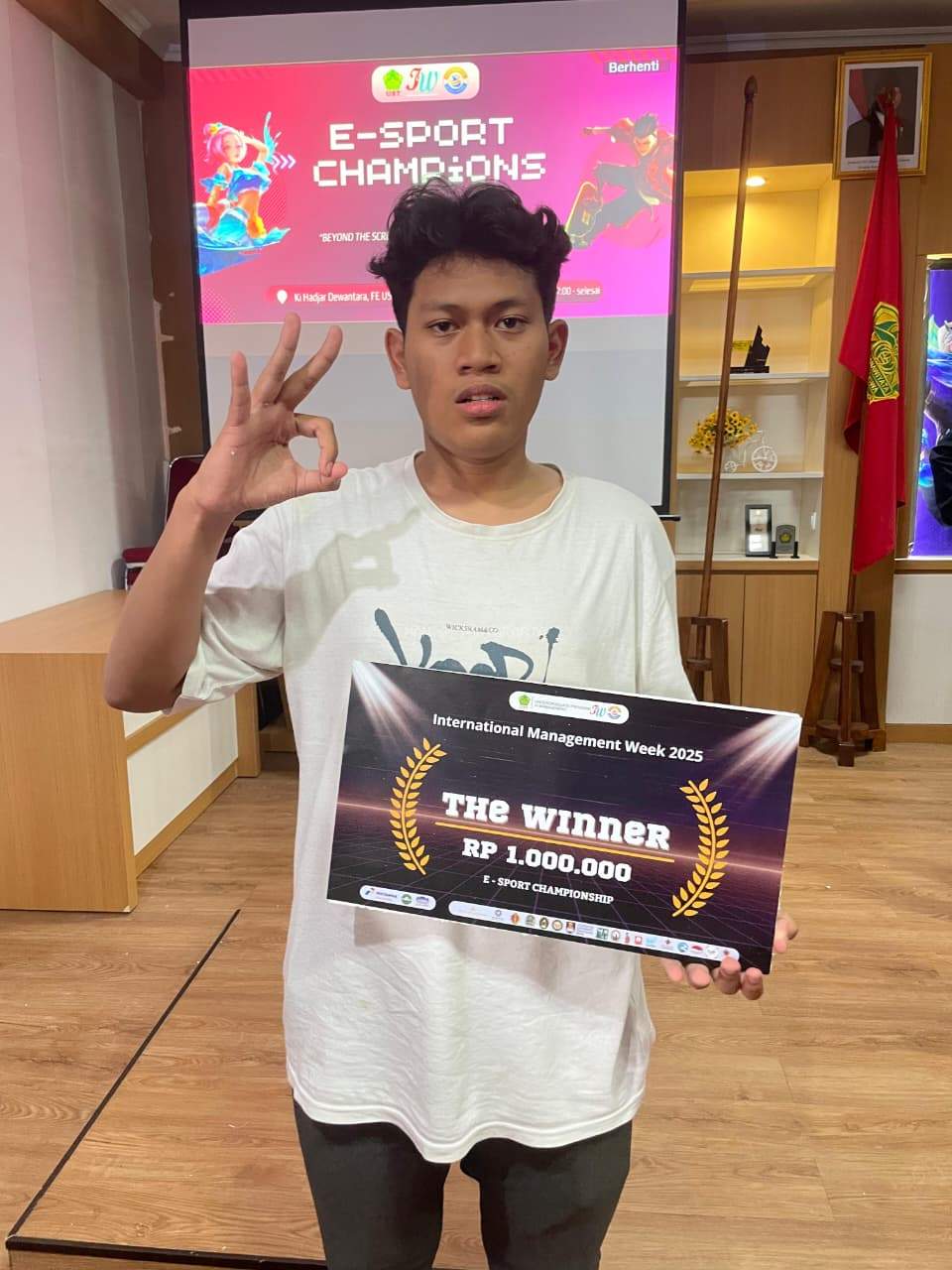 Seto dari MAN 2 Yogyakarta Sabet Juara 1 E-Sport International Management Week UST 2025