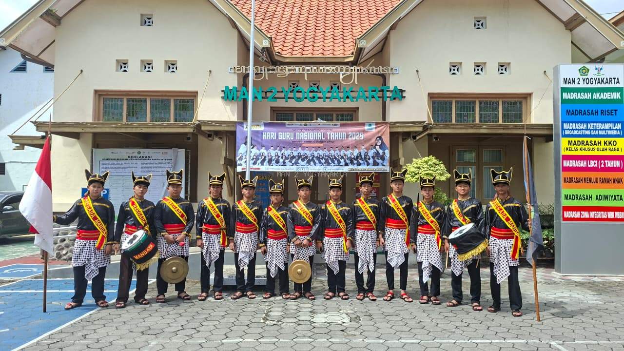 Wujud Nyata Moderasi Beragama, Bregada MAN 2 Yogyakarta Ikuti Karnaval Bakpia Day#13 
