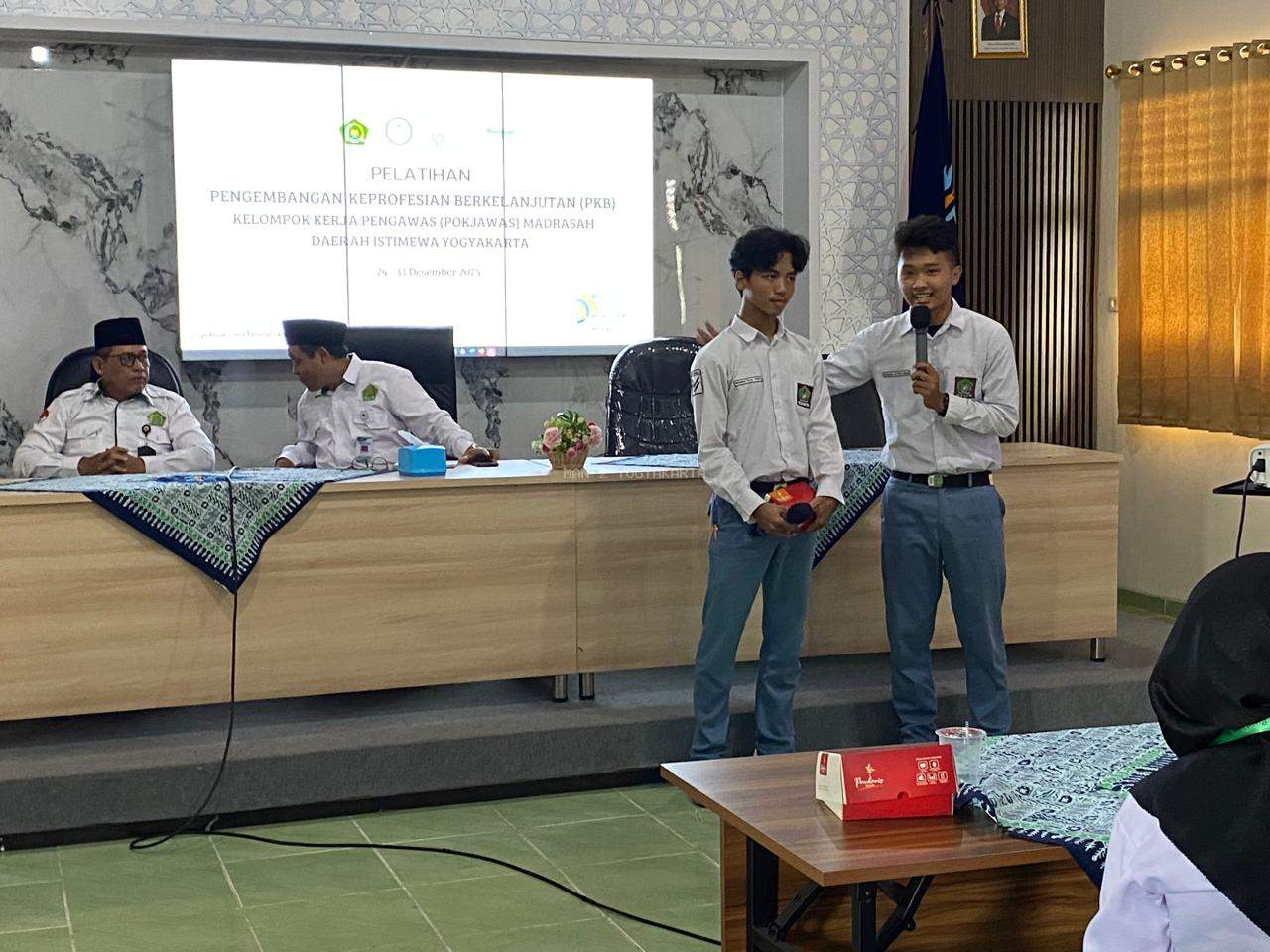 OSIS MAN 2 Yogyakarta Jadi Duta Lingkungan pada Pelatihan PKB Pokjawas Madrasah DIY