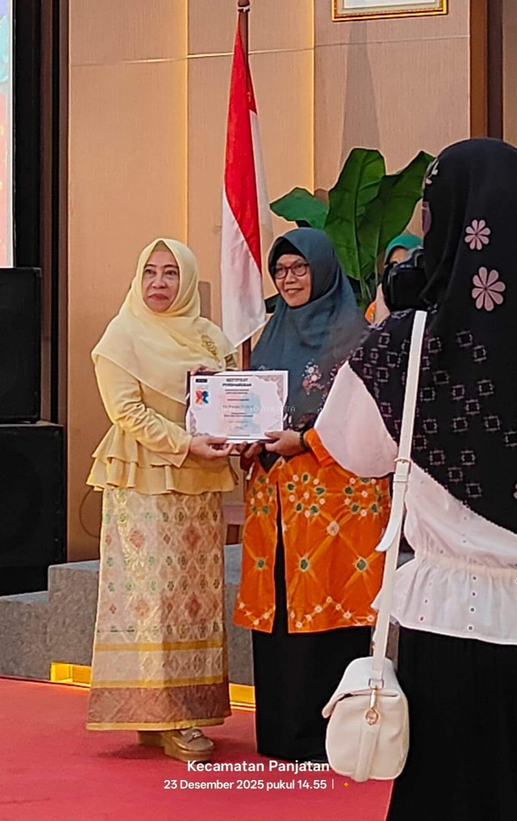 Ida Puspita, Staf Humas MAN 2 Yogyakarta Raih Penghargaan Literasi DWP Kemenag DIY