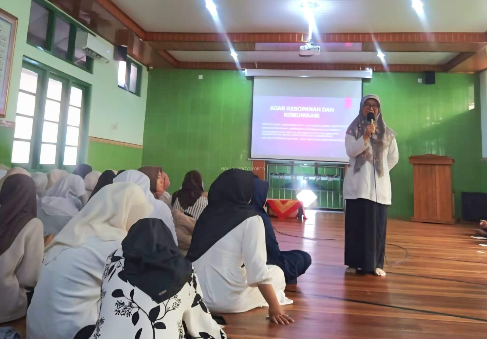 Peserta Didik Kelas XI MAN 2 Yogyakarta Dalami Materi Adab pada Rangkaian Pesantren Ramadhan