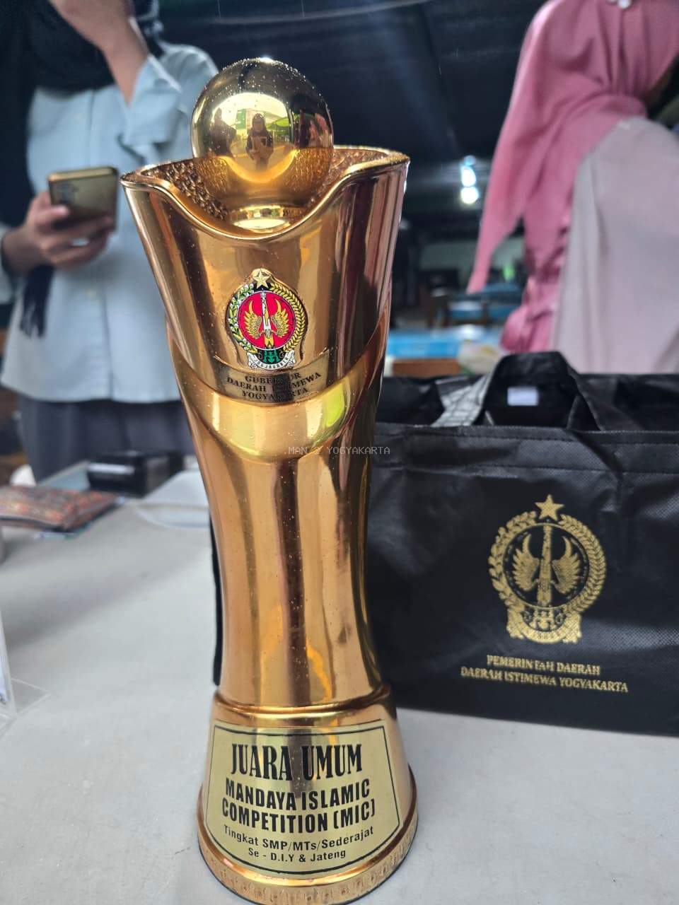 Piala Gubernur, MTsN 1 Yogyakarta Raih Juara Umum MIC#10 