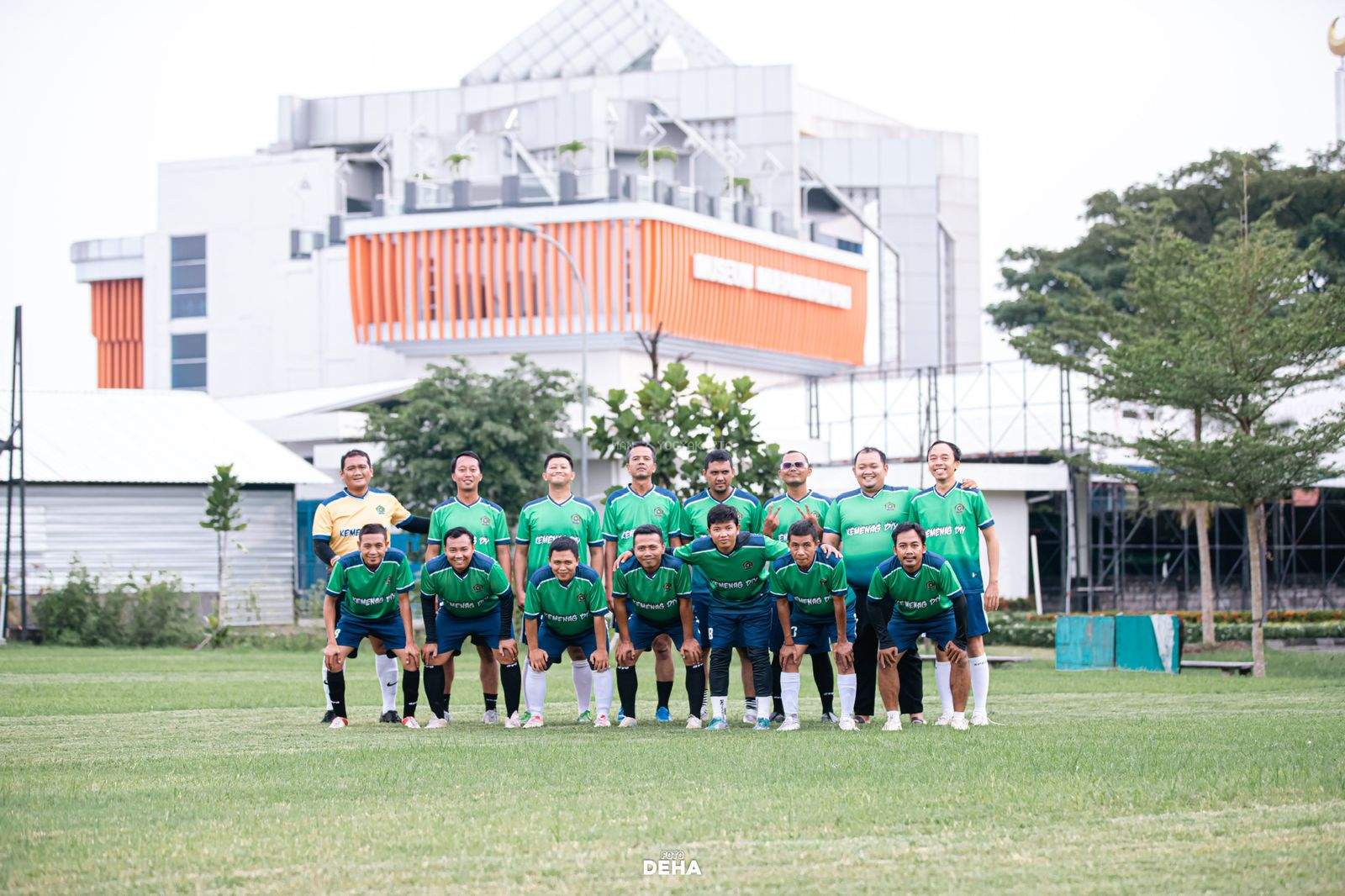 Guru MAN 2 Yogyakarta ikuti pertandingan persahabatan dengan UAD FC 