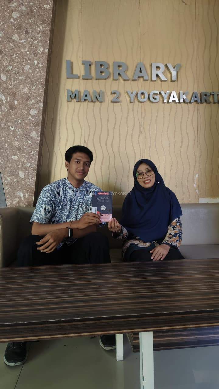 Baca, Balik, Cerita "I Want to Die but I Want to Eat Tteokbokki" di Perpustakan MAN 2 Yogyakarta