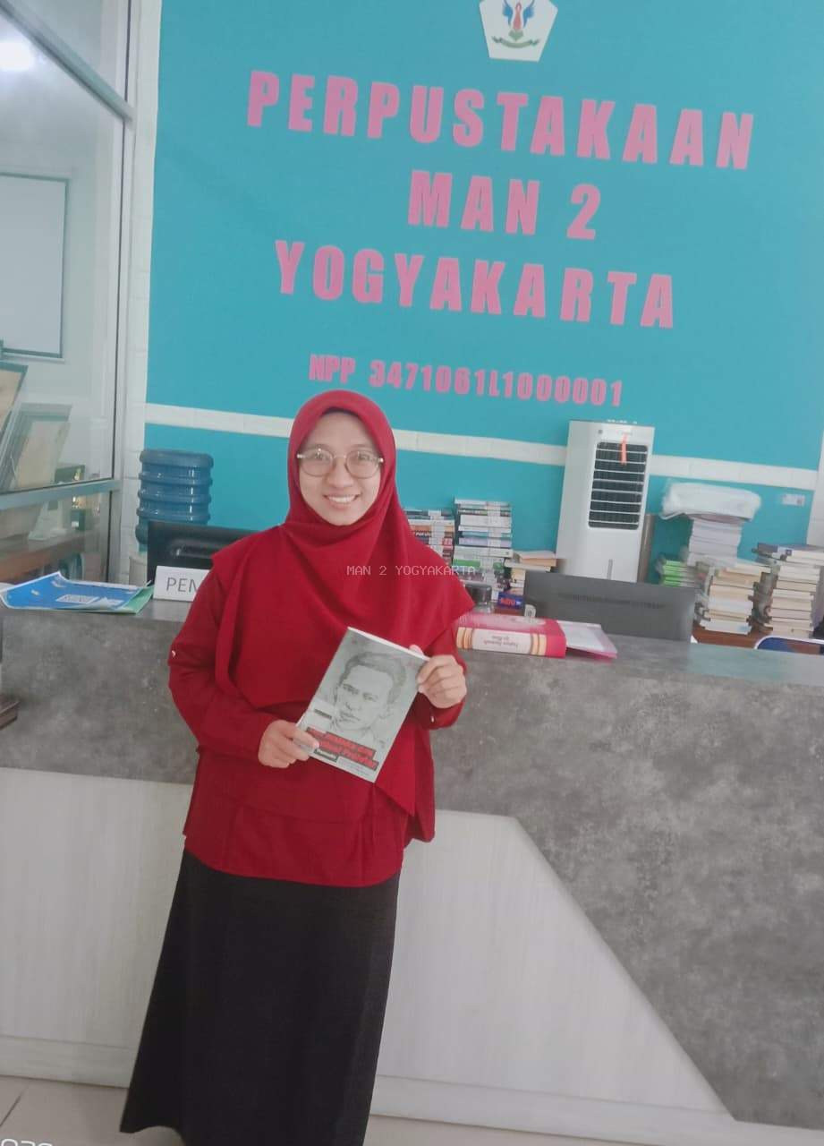 Nafiatur Rasyidah S.Pd.I, M.Pd., Guru Bahasa Arab MAN 2 Yogyakarta Menjadi Guru Aktif Literasi