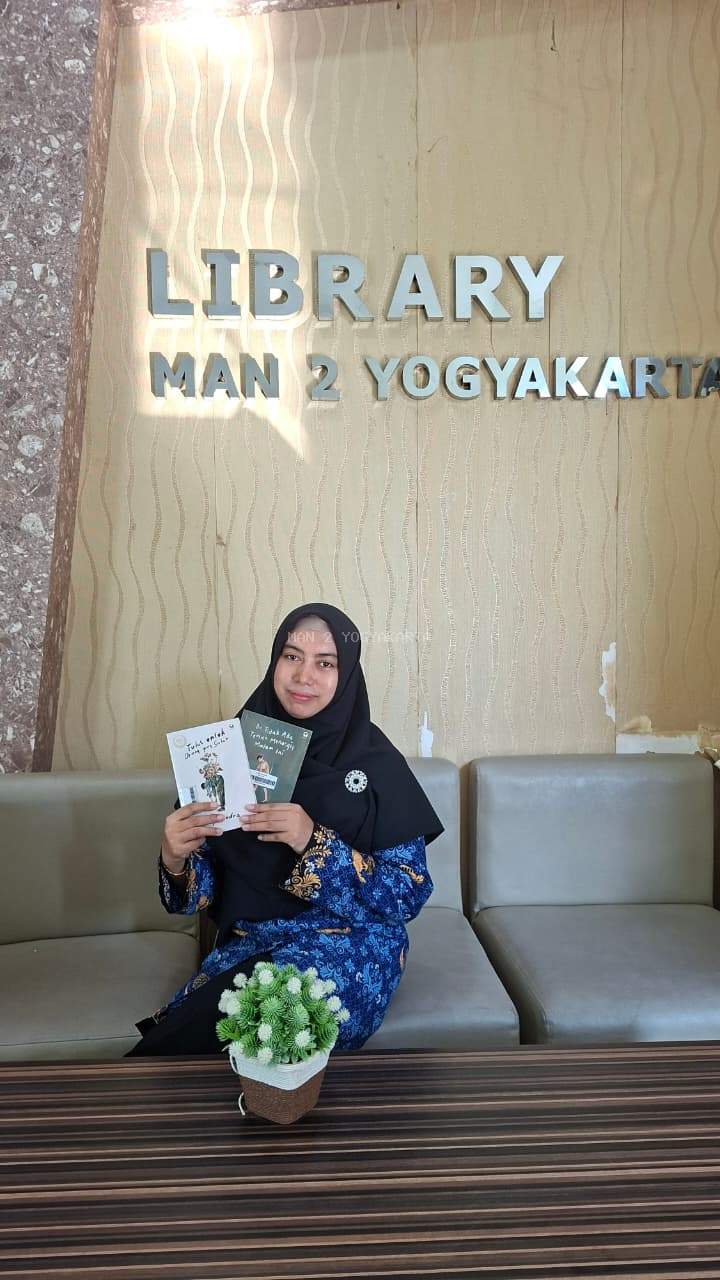Siti Nur Suciowati S.HI Guru Fiqih MAN 2 Yogyakarta Menjadi Guru Aktif Literasi