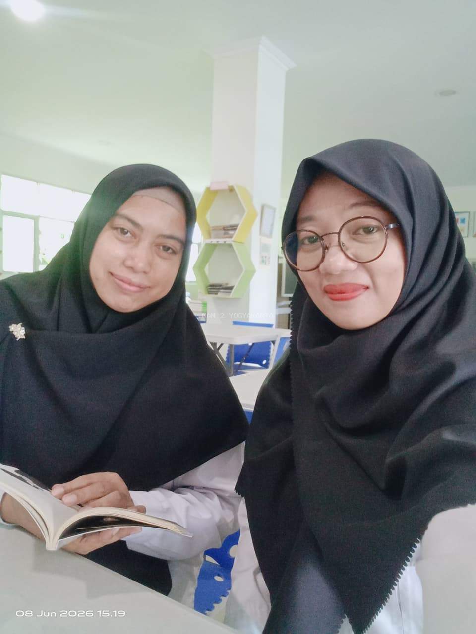 Guru Fikih MAN 2 Yogyakarta, Siti Nur Suciowati S.H.I Bagikan Makna Empati melalui Buku "Bu, Tidak Ada Teman Menangis Malam Ini"