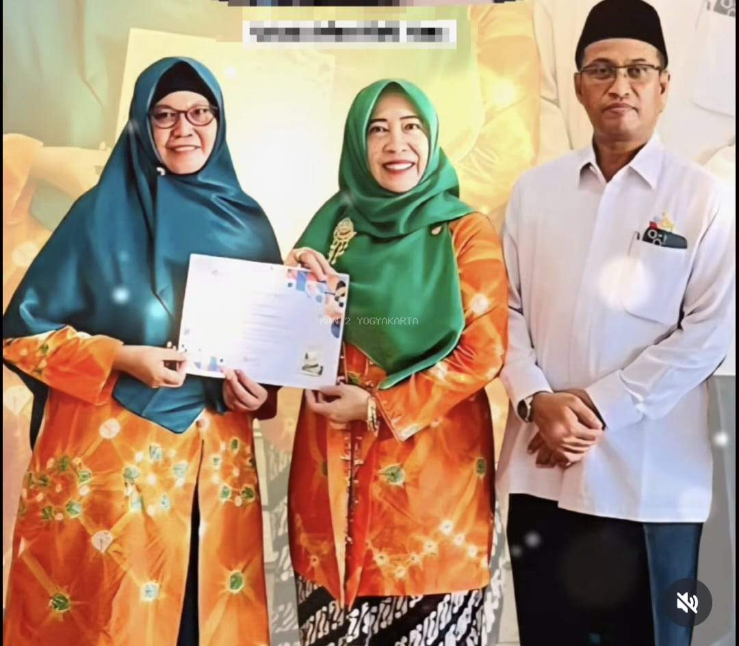 Ida Puspita, Jadi Editor Sekaligus Penulis Antologi “Simfoni Asa”, Gaungkan Literasi Perempuan dari Yogyakarta