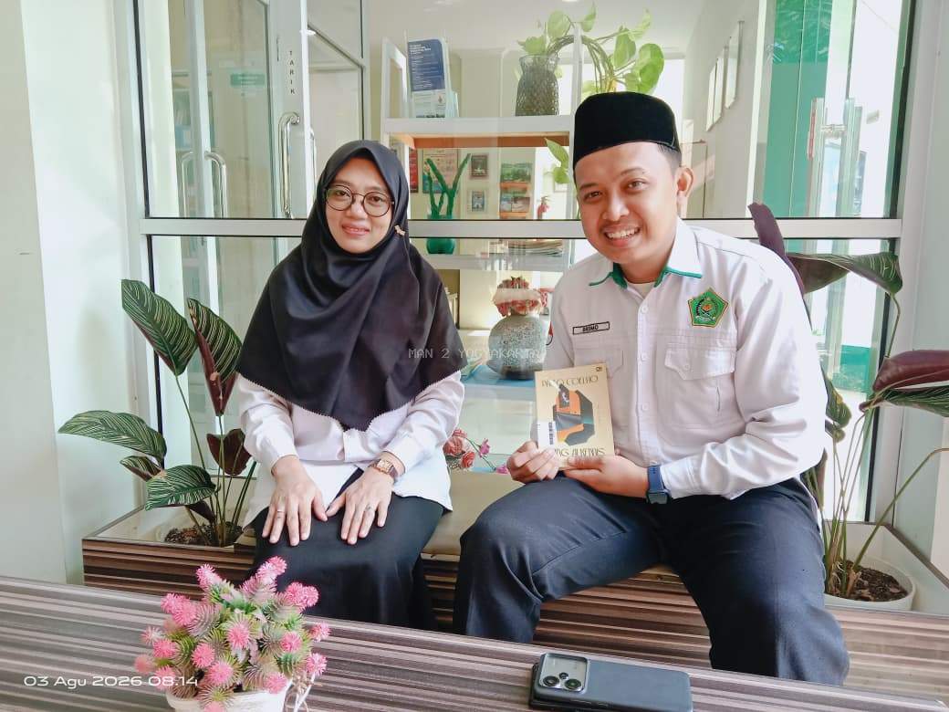 Bromo Cailendra S.Kom Meriview Novel Sang Alkemis, Menemukan Makna Perjalanan dan Perjuangan Meraih Impian