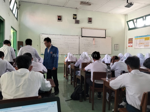 Dari Bangku Kuliah ke Ruang Kelas: Mahasiswa PLP Bahasa Inggris Menemukan Cerita di MAN 2 Yogyakarta