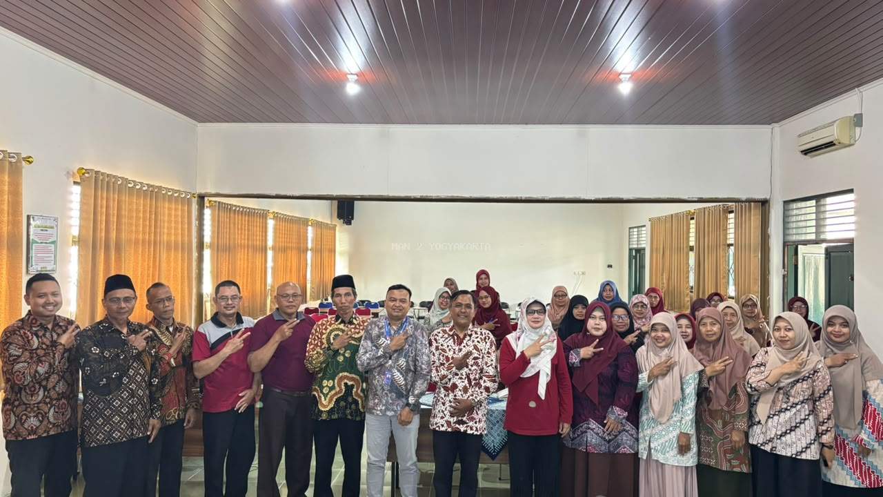 Workshop Bedah Materi TKA bagi Guru, MAN 2 Yogyakarta Perkuat Strategi Pendampingan Akademik