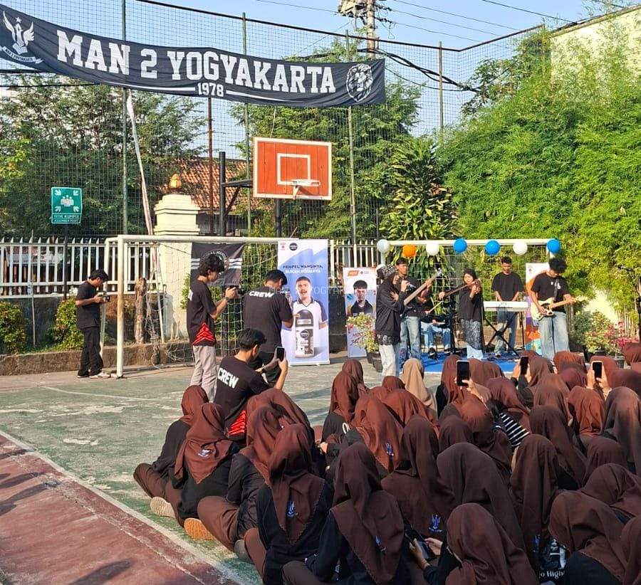 Nada Enerjik, Langkah Sportif! Manifestwo Suntik Semangat Tim Futsal MAN 2 Yogyakarta