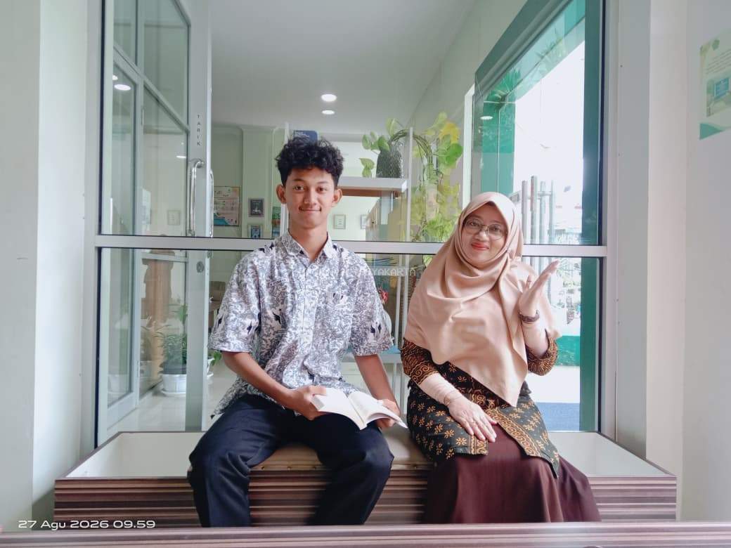 Muhammad Syubban Fatikhuddzakwan Mendapat Pelajaran yang Membekas dari Sunset Bersama Rosie di Perpustakaan MAN 2 Yogyakarta