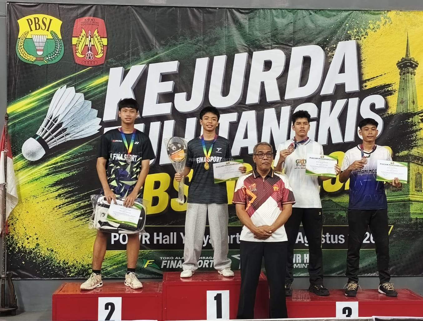 Raih Juara 3 Kejurda 2026, Zeno Nelvano Arnas M Harumkan Nama Sekolah di Ajang Badminton