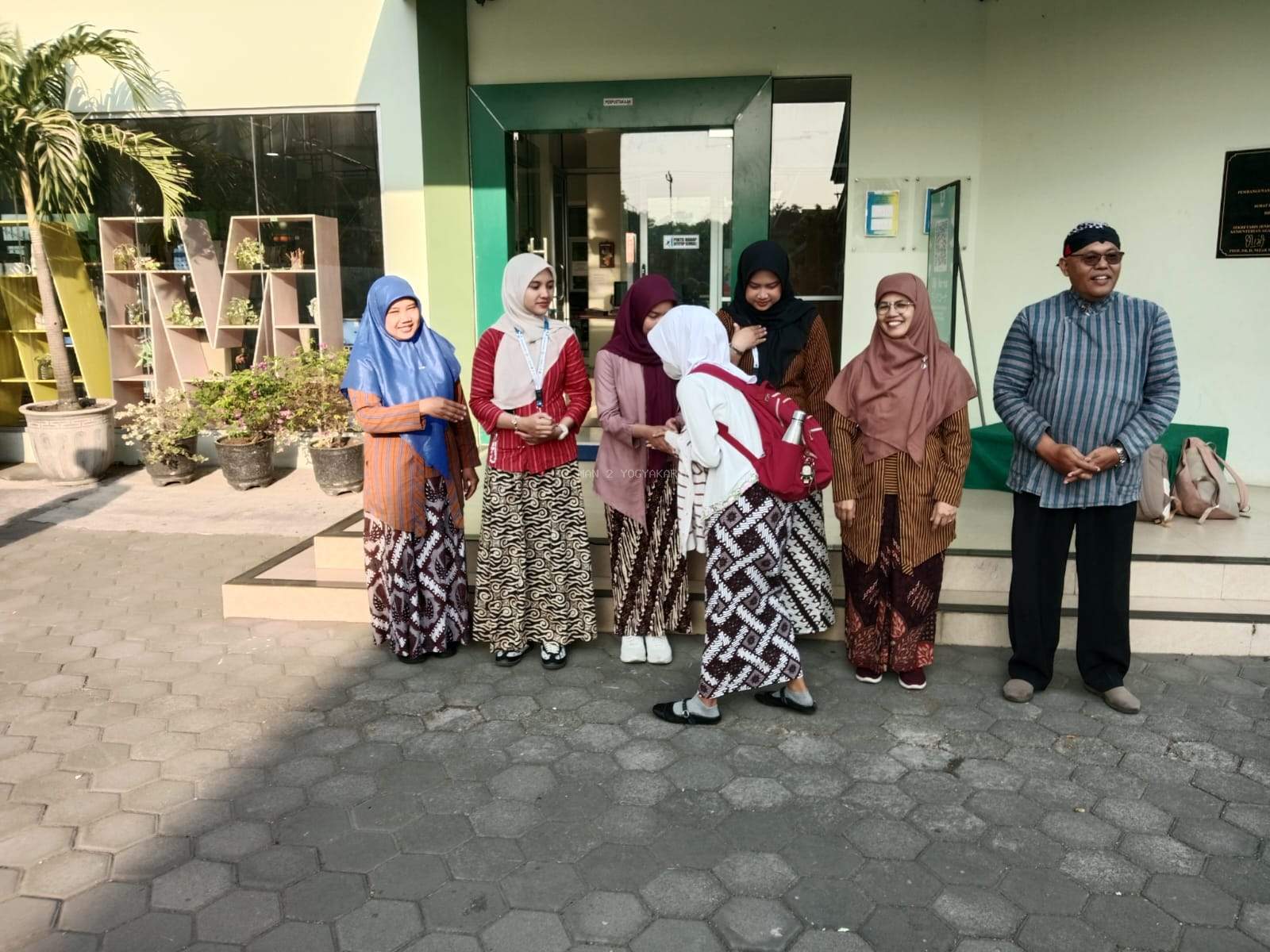 SO SWEET MAN 2 Yogyakarta, Sambut Murid dengan Senyum Sekaligus Tanamkan Disiplin Positif